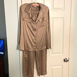 Montserrat new york womans size small lounge wair outfit